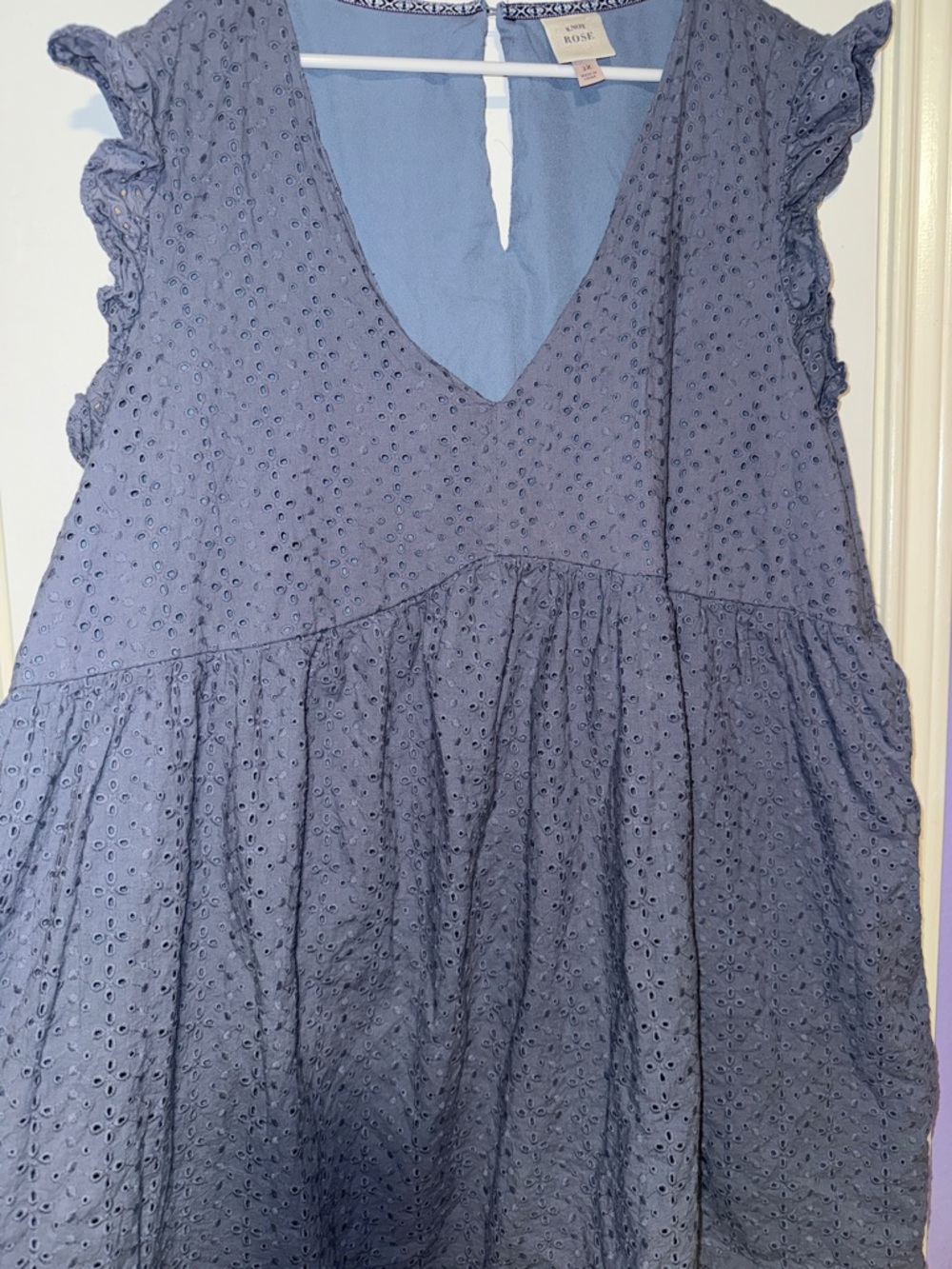 Knox Rose Slate Blue Eyelet V-Neck Ruffle Sleeve Tunic - Picture 3 of 4